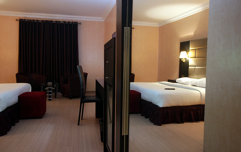 /web/uploads/116/Chesney Hotel/header-images/silver-plus-room-3.jpg